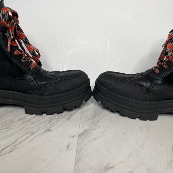 UGG Ashton Addie Black Fur Cuff Lace Up Lug Sole Boot 11 - Picture 6 of 16